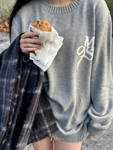 画像をギャラリービューアに読み込む, crew neck logo jacquard knit