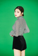 画像をギャラリービューアに読み込む, Long sleeve high neck border TEE