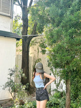 画像をギャラリービューアに読み込む, denim shorts