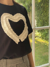 画像をギャラリービューアに読み込む, Frill heart half sleeve TEE