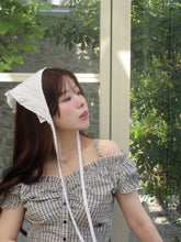 画像をギャラリービューアに読み込む, check off-shoulder blouse
